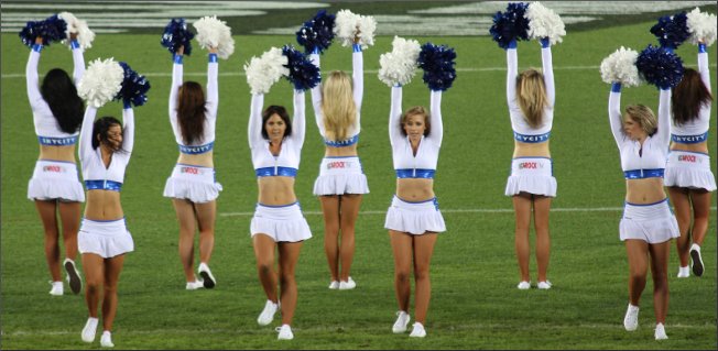 Auckland Blues cheerleeders