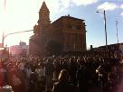 Thousands of fans in front of the Ferry Building on Quay street